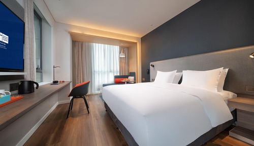 Standard Room, 1 King Bed (High Floor)