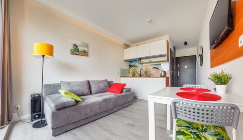 Studio Suite (214)
