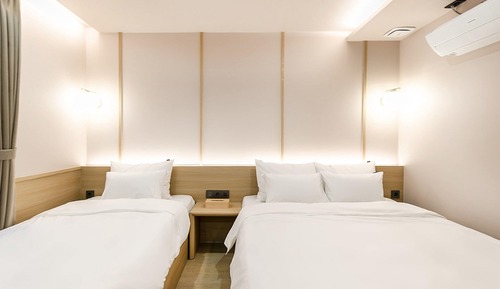 VIP Twin Room