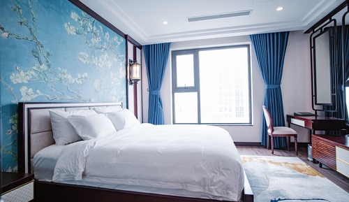Business Suite Room