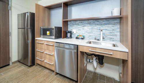 Studio, 2 Queen Beds, Accessible (Mobility & Hearing, Roll-in Shower)