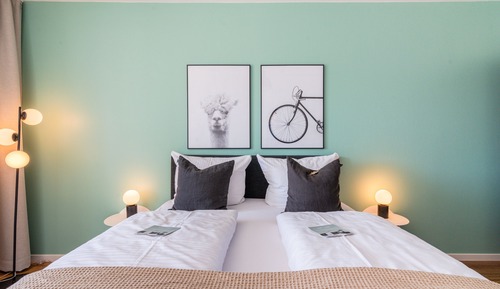 One-Bedroom Suite L with balcony