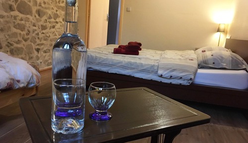 Comfort Room, Multiple Beds, Non Smoking, Garden View