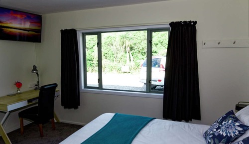 Economy Triple Room