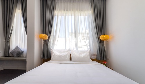Deluxe Double Room (with Windows)