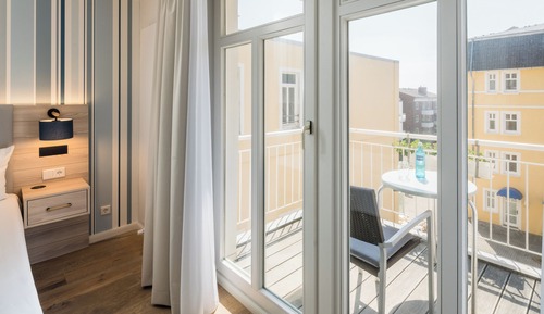 Classic Single Room, Balcony, Partial Lake View