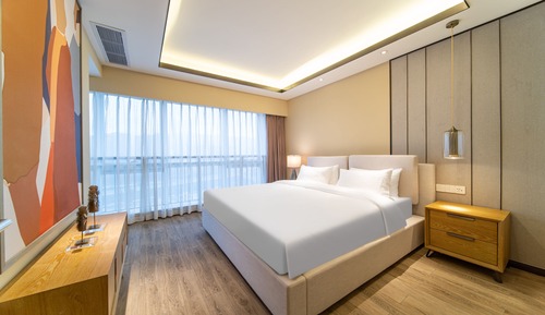 Luxurious two-bedroom apartment(Kitchen, Fridge)