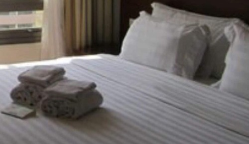Makati CBD Resort (2 Bed Rooms)