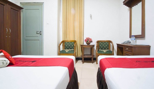 Twin Room (RedDoorz)