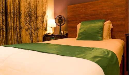 Standard Room, 1 Queen Bed