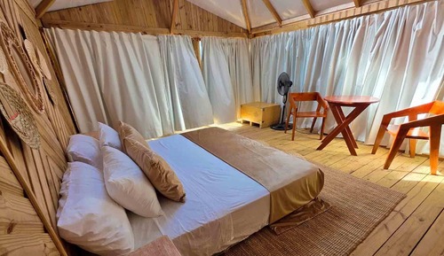 Deluxe Tent