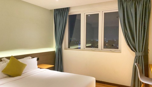 Business Double Room, 1 King Bed, City View