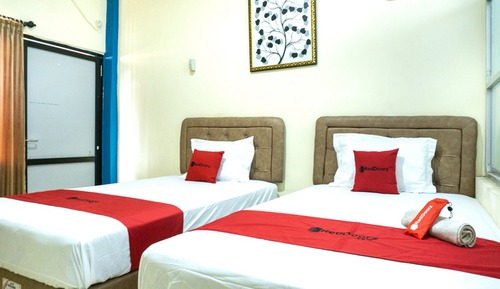 Twin Room (RedDoorz)
