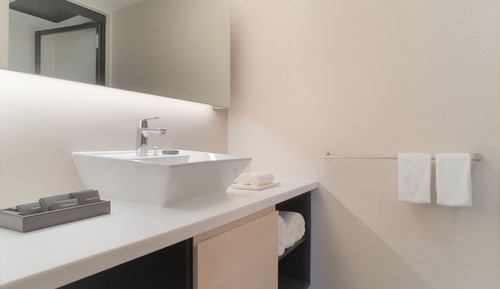 Suite, 3 Bedrooms, Corner