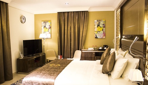 Amiri Room