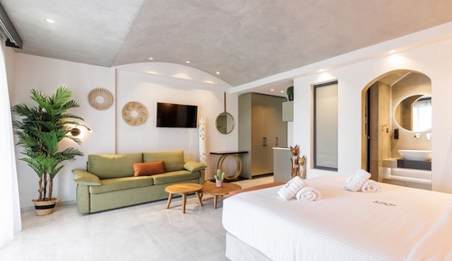 Superior Suite, Garden View