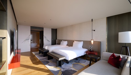 Suite, 2 Twin Beds, Corner (130-SQM)