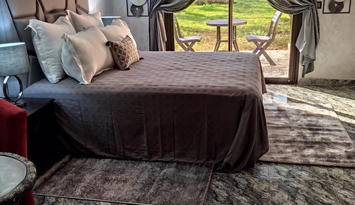 Classic Double Room, Garden View