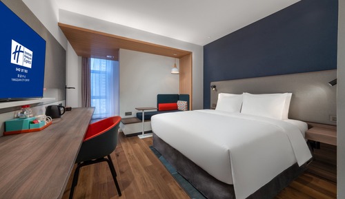 Standard Room, 1 King Bed
