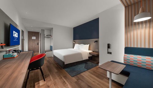 Standard Room, 1 King Bed (Extra Floor Space)