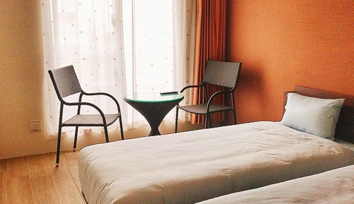 Twin Room, Non Smoking (C)