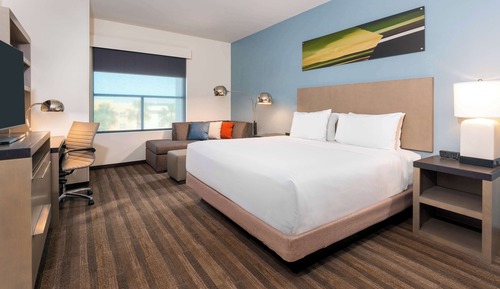 Room, 1 King Bed (Den)