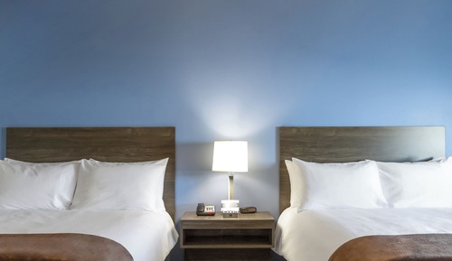 Room, 2 Queen Beds (Hearing Impaired w/ recliner)