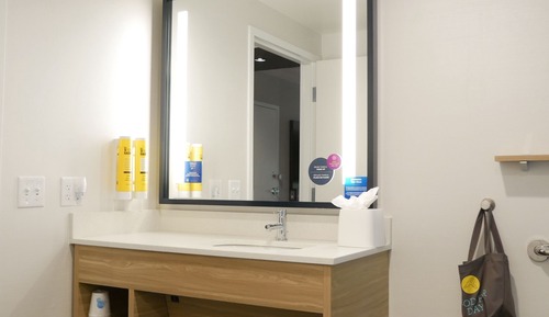 Room, 1 King Bed, Accessible (Hearing)