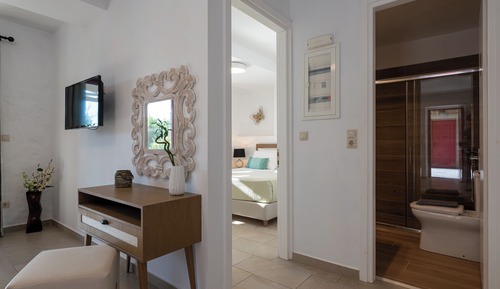 Ground Floor Suite Apartment