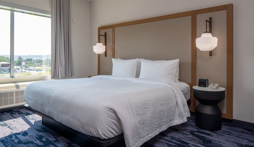 Room, 1 King Bed (Mobility Accessible, Tub)