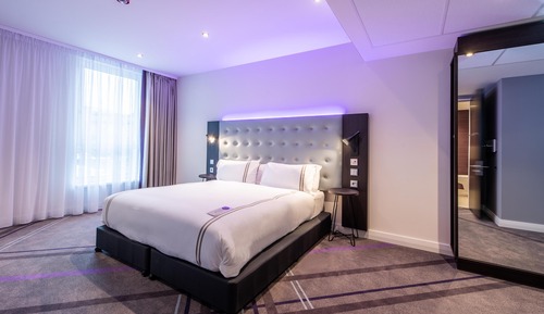 Twin Room, Roll-in Shower