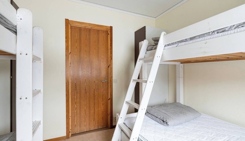 Standard Cabin, 2 Bedrooms (6 Beds)