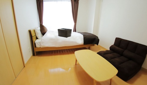 Triple Room, Shared Bathroom (Single Bed B)