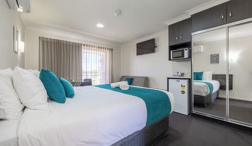 Standard Room, Balcony, Garden View (King Room)