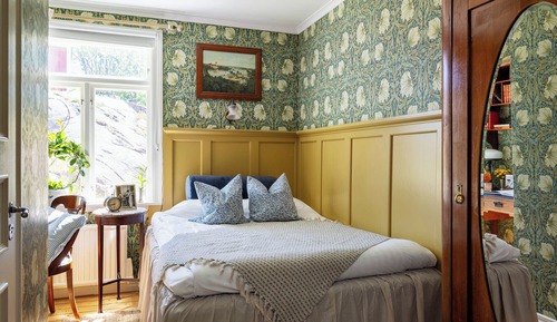 Small double room with 140 cm wide bed
