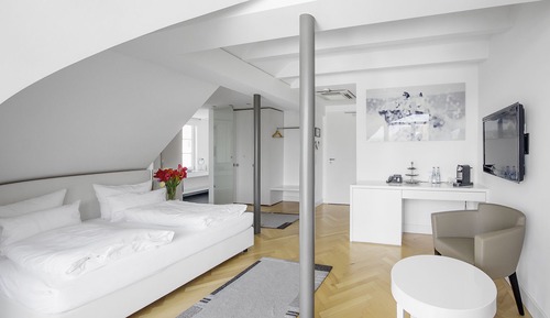 Junior Studio Suite