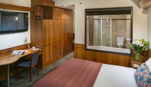 Deluxe Spa Room