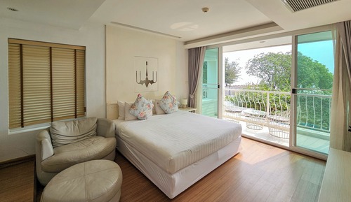 Sea breeze villa