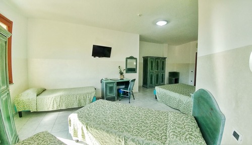 Family Room, 1 Bedroom, Pool View
