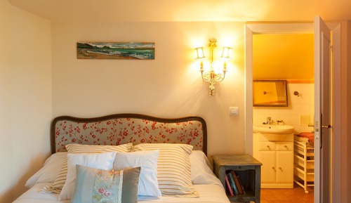 Double Room (Abuhardillada)