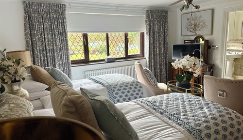 Twin Room, Ensuite (Woodpecker Room)