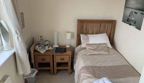 Single Room, Private Bathroom
