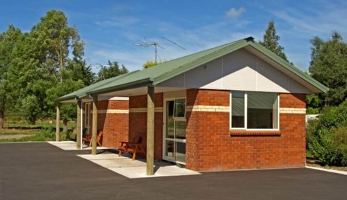 Deluxe Cabin with shared bathroom