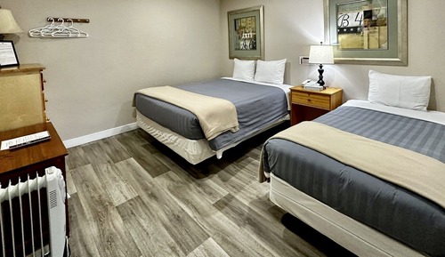 Deluxe Room, Multiple Beds, Kitchen