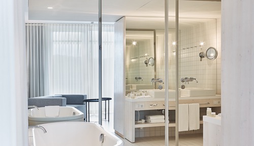 Suite (Prestige)