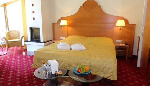Honeymoon Suite, Fireplace