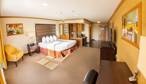 Standard Room, 1 King Bed, Accessible, Non Smoking, Refrigerator & Microwave