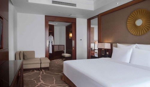Executive Suite, 1 King Bed, Balcony, Sea View