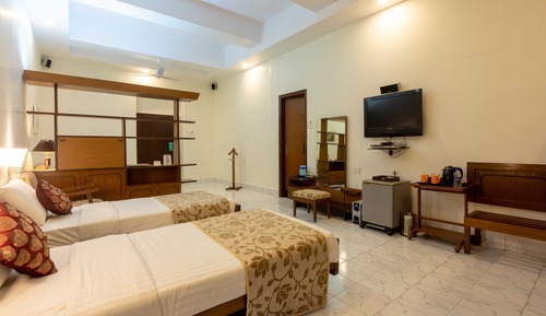 Semi Suite