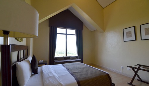 Suite, 3 Bedrooms